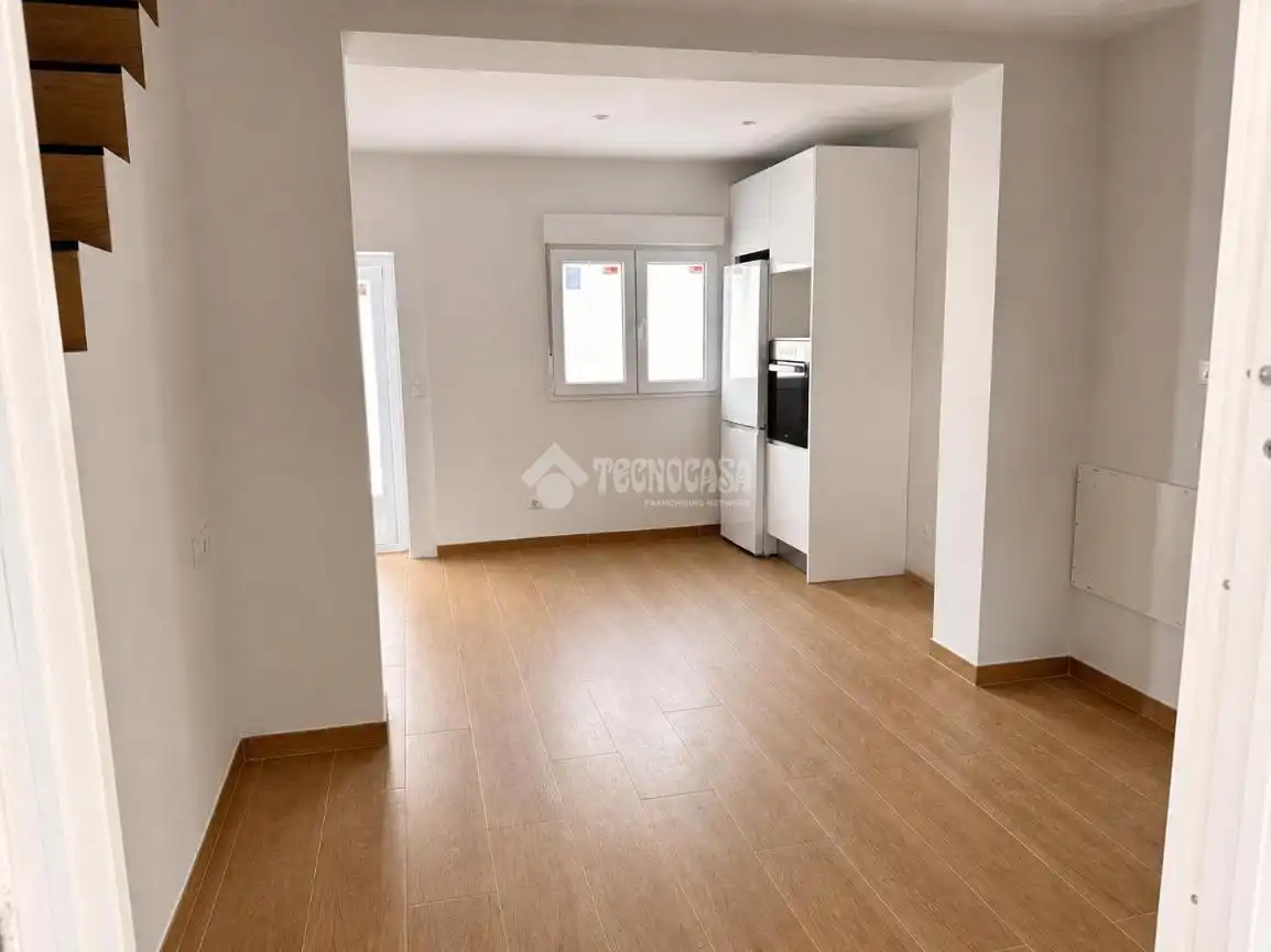 Piso en venta en Madrid con Parquet y Balcón