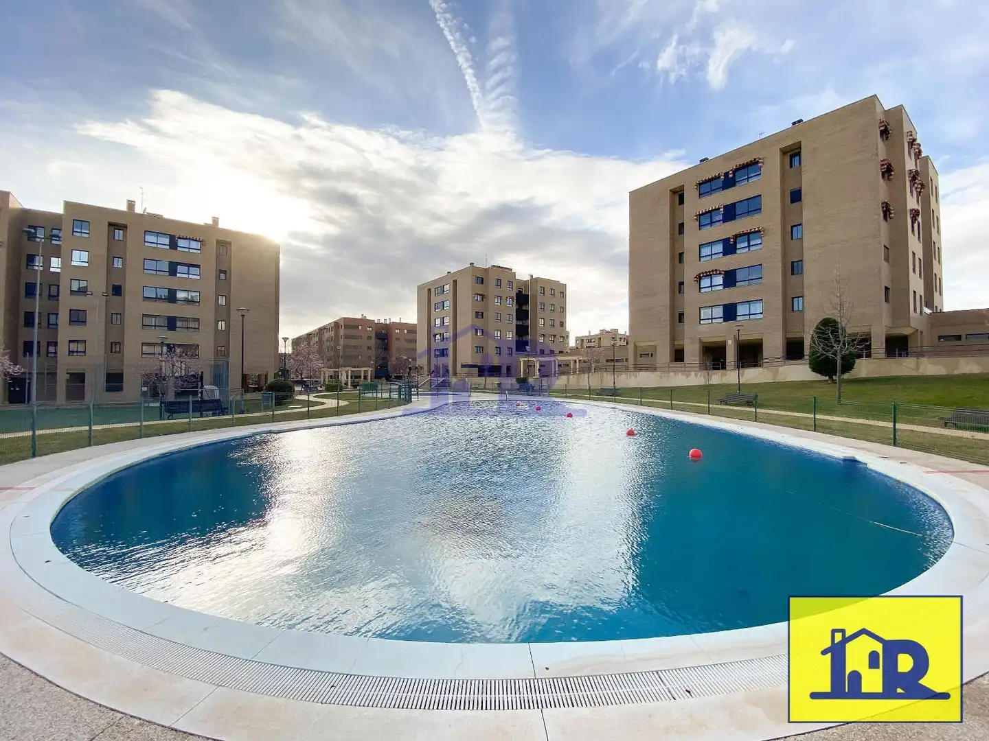 Piscina de Pis en venda en Cuenca amb Calefacció, Terrassa i Traster