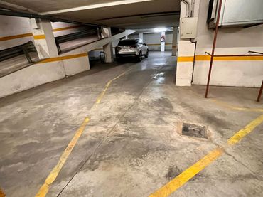 Doppelparkplatz mit Aufzug zur Miete in Calle del Cardenal González de Mendoza 8