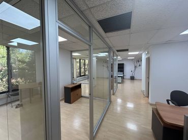 Oficina de lloguer a Calle Corts