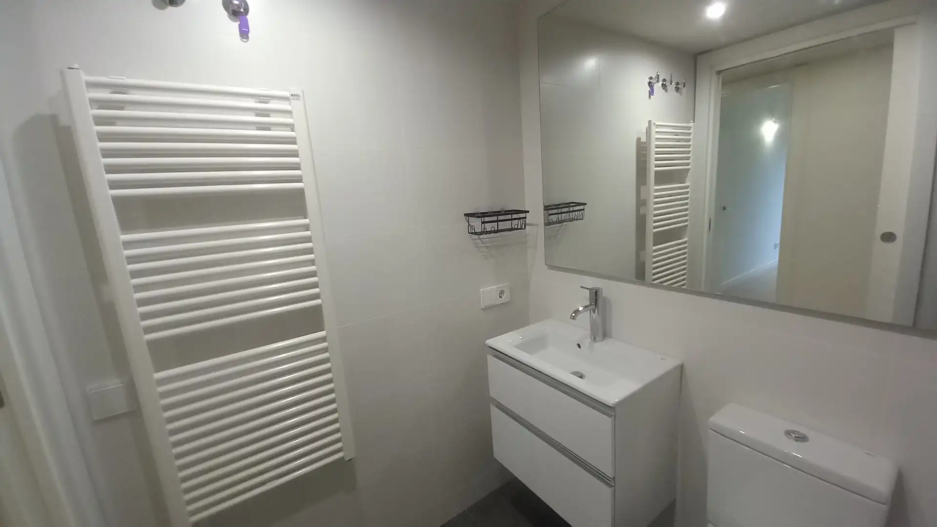 Baño de Planta baja de alquiler en Sant Cugat del Vallès con Aire acondicionado, Calefacción y Jardín privado