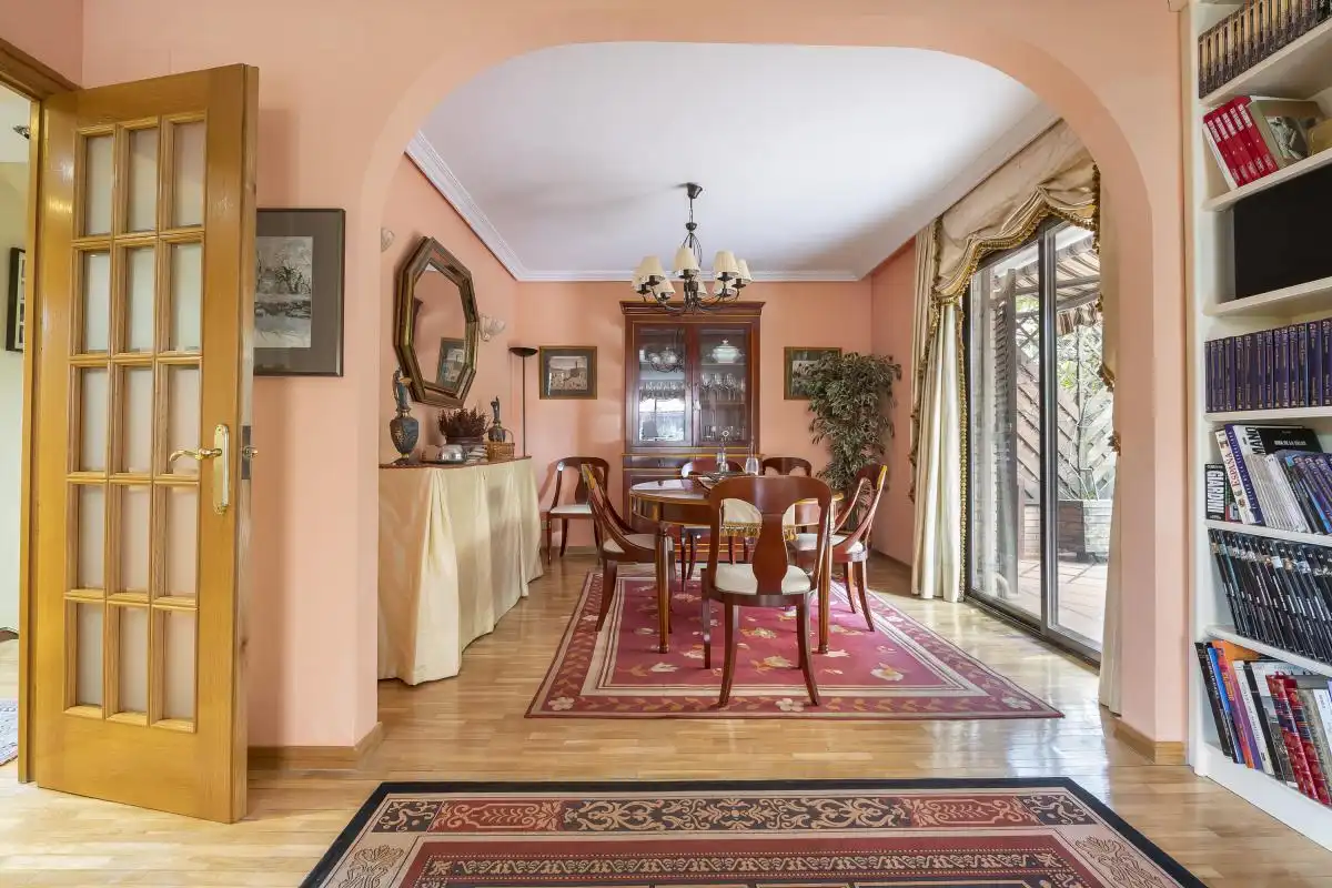 Comedor de Casa adosada en venta en Madrid con Aire acondicionado, Calefacción y Jardín privado