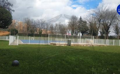 Swimming pool of Flat for sale in Fuenlabrada  with Air Conditioner, Heating and Parquet flooring