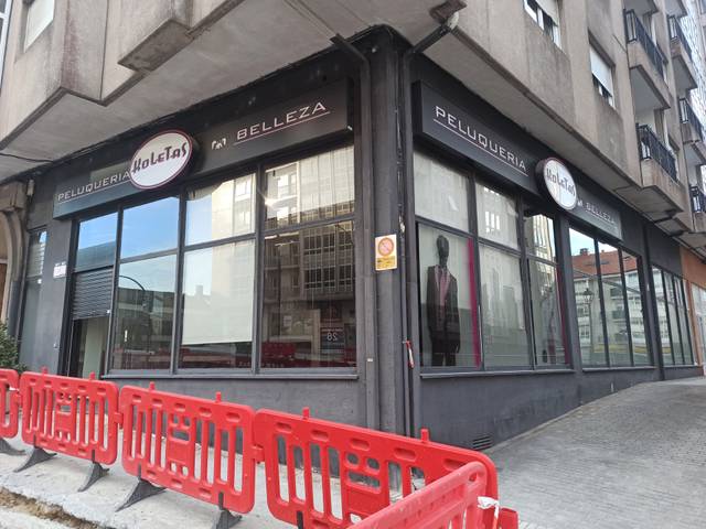 Local comercial en Alquiler en Avenida Rosalía de Castro en O Milladoiro