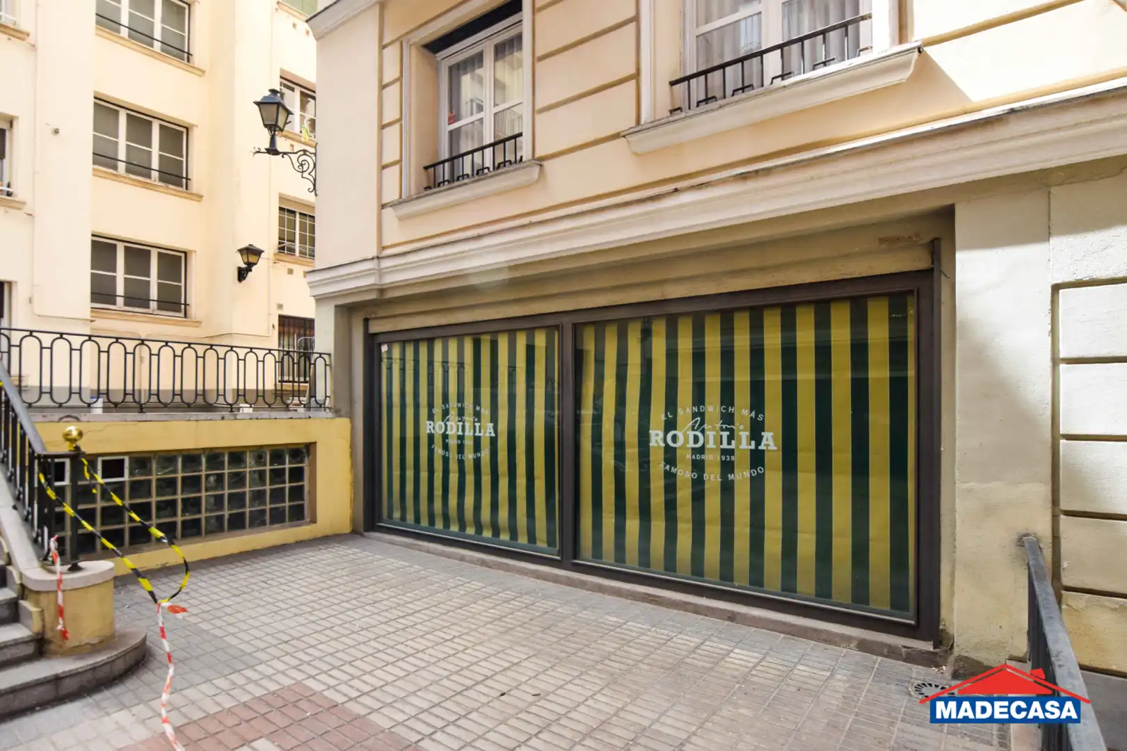 Exterior view of Commercial properties for sale in Madrid  with Air Conditioner