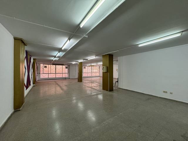 Nave industrial en Venta en Passatge Can Polític en Centre