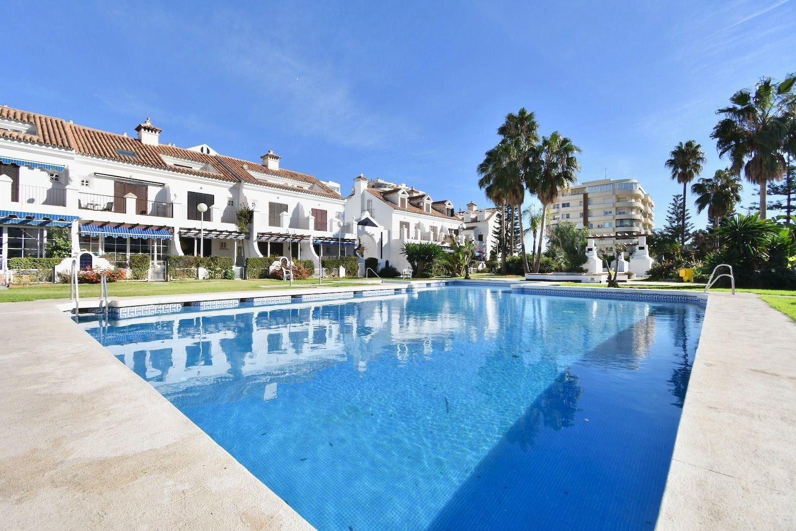 Piscina de Àtic en venda en Fuengirola amb Parquet, Terrassa i Traster