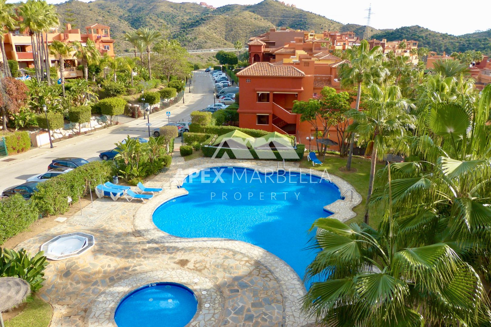 Exterior view of Flat for sale in Marbella  with Terrace, Storage room and Washing machine