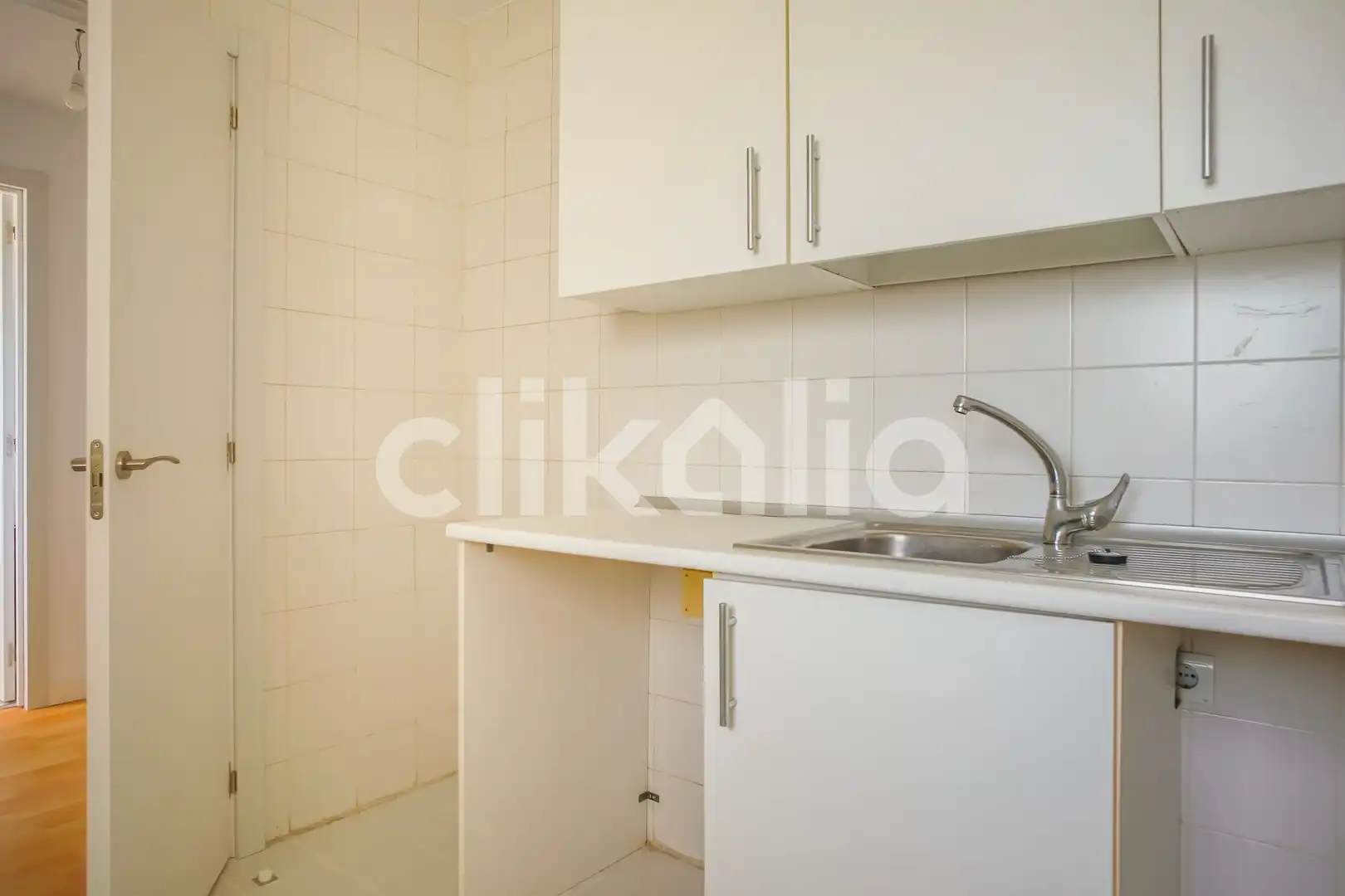 Kitchen of Flat for sale in Madrid  with Heating, Terrace and Storage room