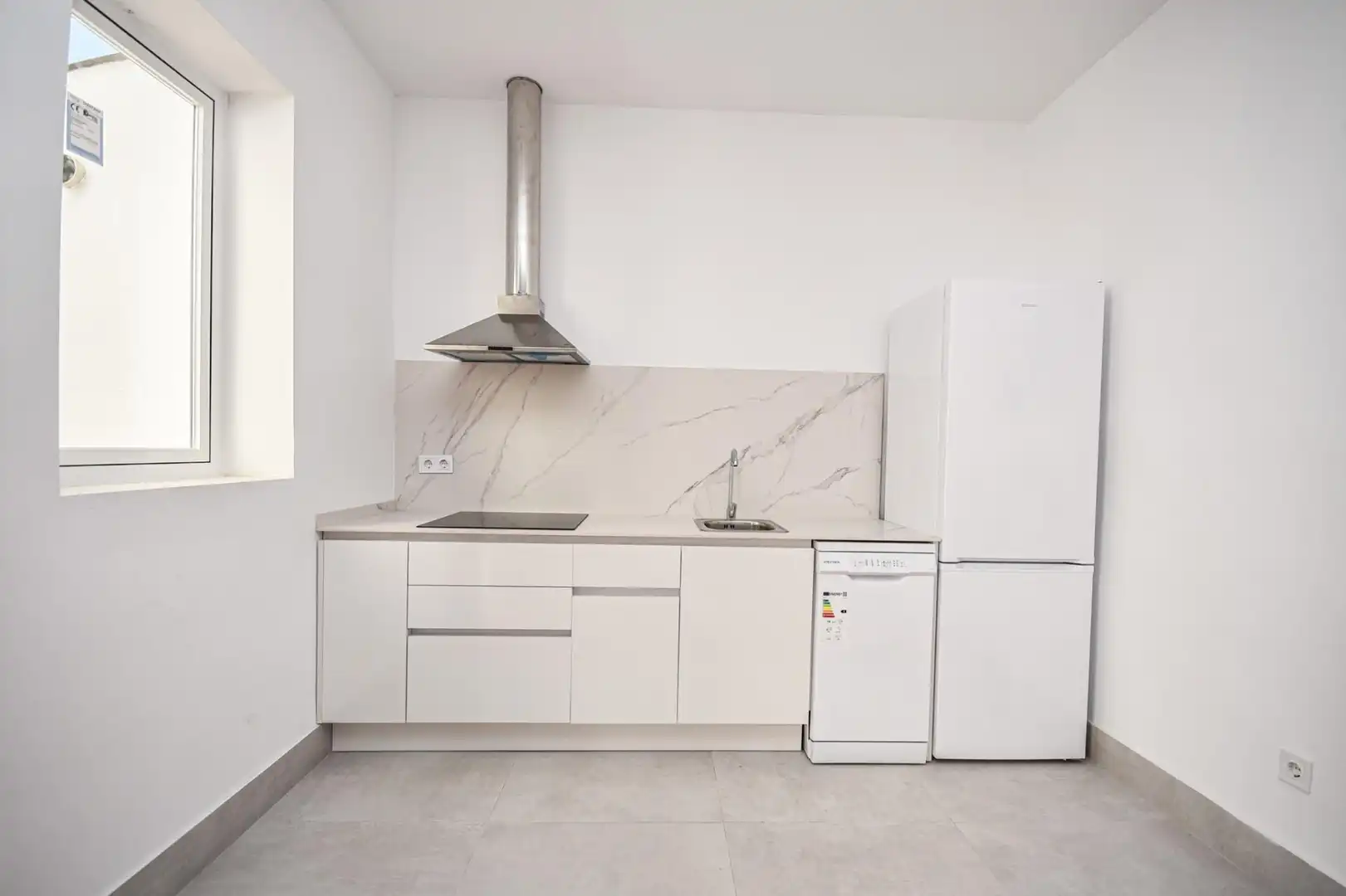 Küche von Wohnung zur Miete in  Palma de Mallorca mit Terrasse, Abstellraum und Balkon