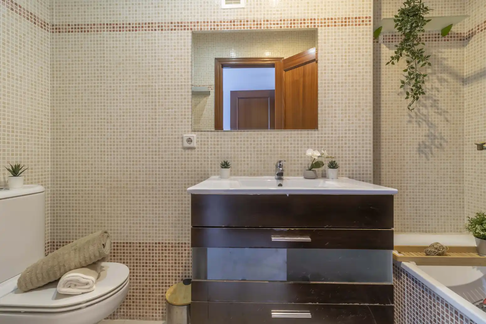 Badezimmer von Wohnung zum Verkauf in Mairena del Aljarafe mit Klimaanlage, Privatgarten und Terrasse