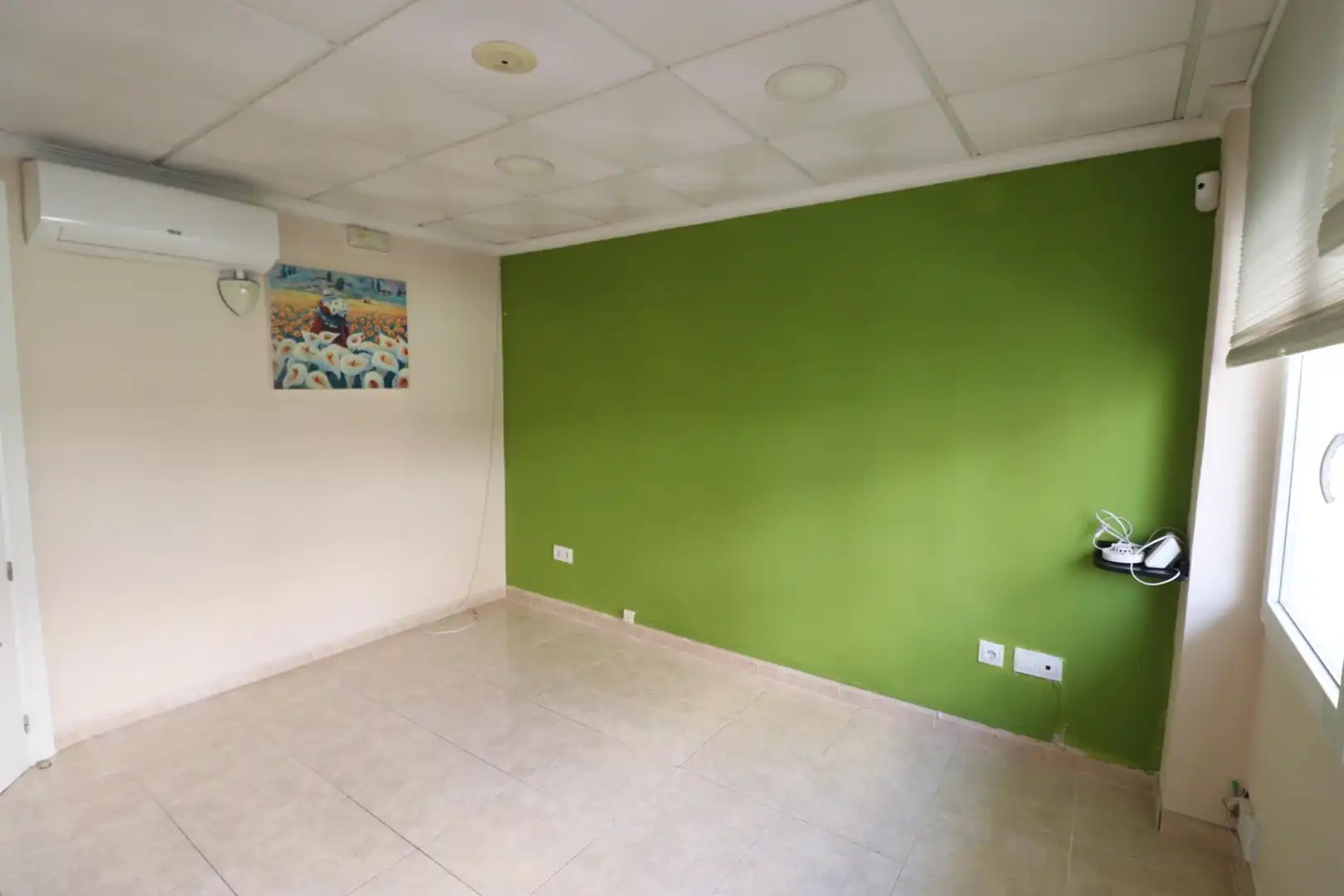 Office for rent in Elda  with Air Conditioner