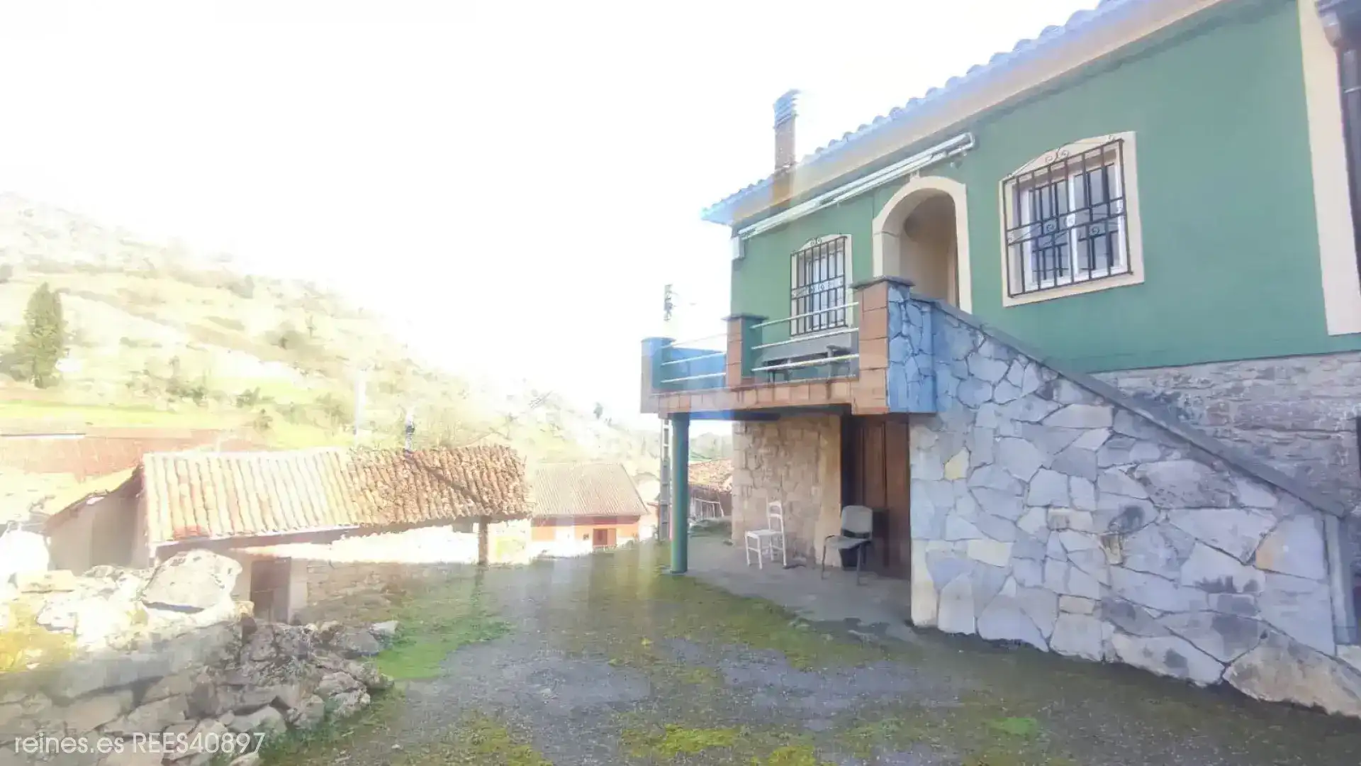 Vista exterior de Casa o xalet en venda en Yernes y Tameza amb Terrassa