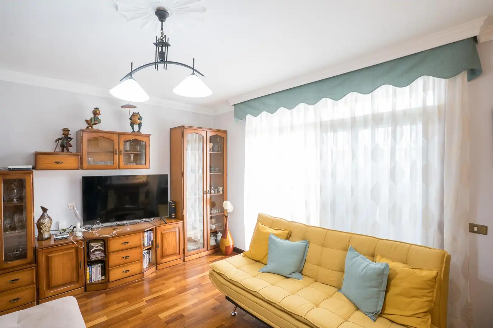 Living room of Houses for sale in San Cristóbal de la Laguna  with Terrace, Storage room and Furnished