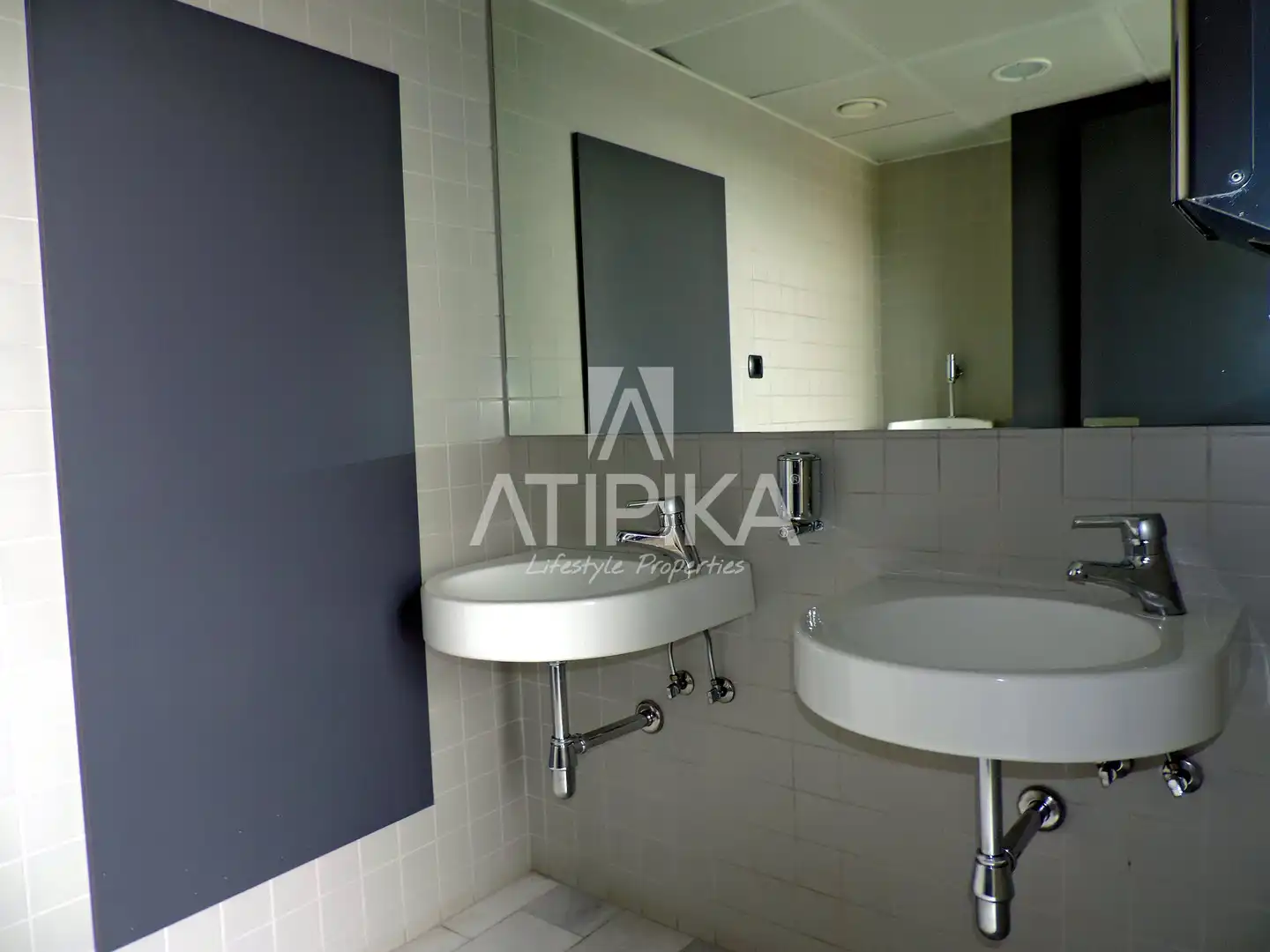 Baño de Oficina de alquiler en Barcelona
