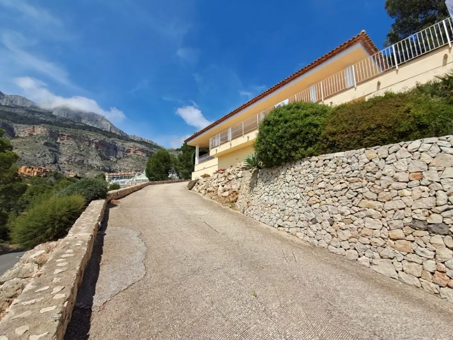 Vista exterior de Casa o chalet en venta en Altea con Aire acondicionado, Calefacción y Jardín privado