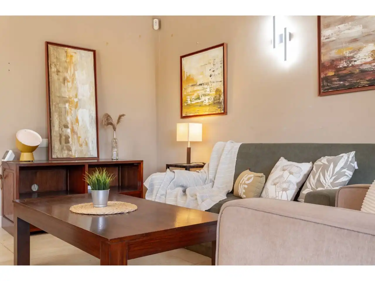 Sala de estar de Casa o chalet en venta en Mont-roig del Camp con Aire acondicionado, Calefacción y Jardín privado