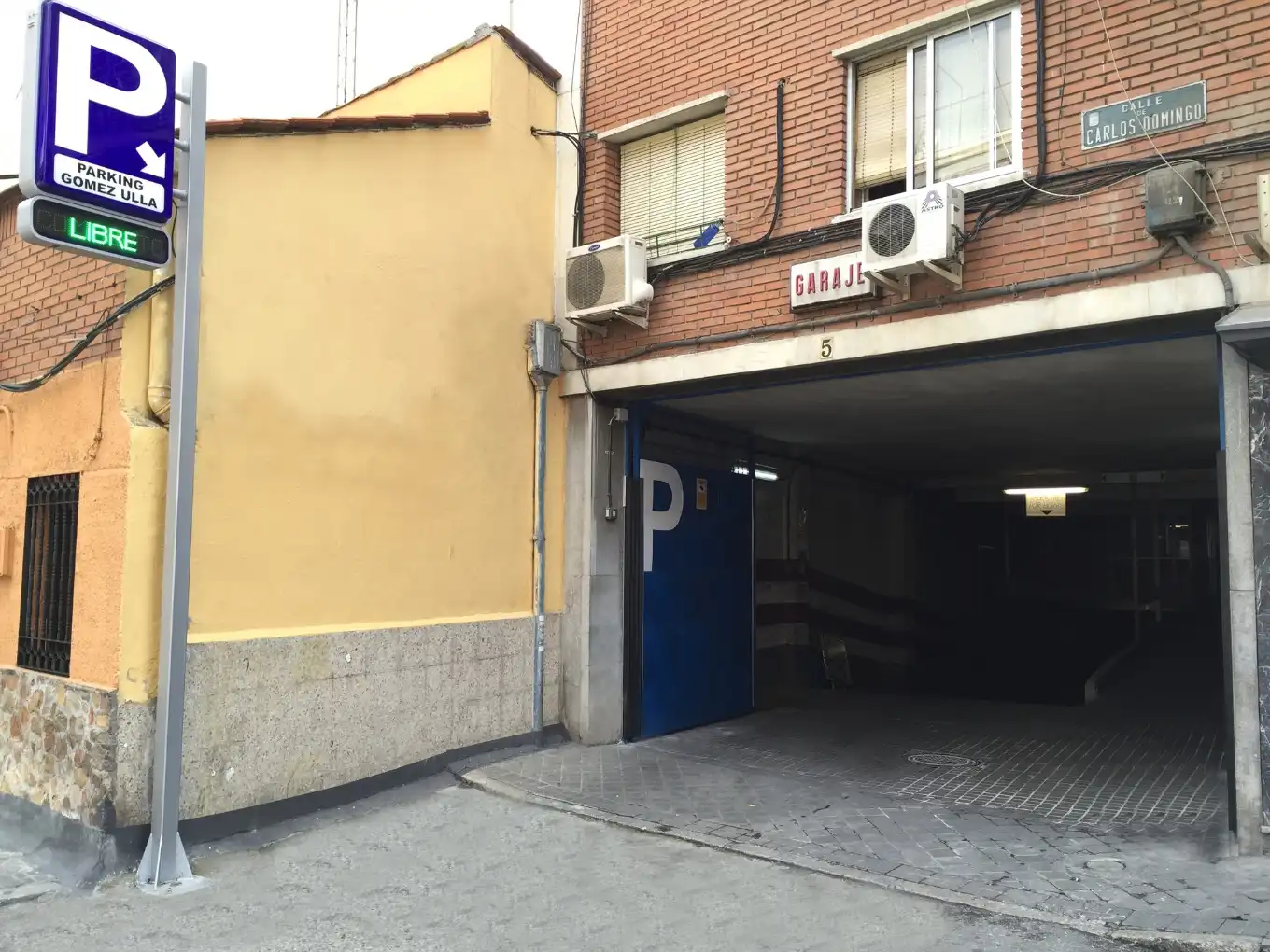 Parkplatz von Garage zur Miete in Madrid mit Alarm