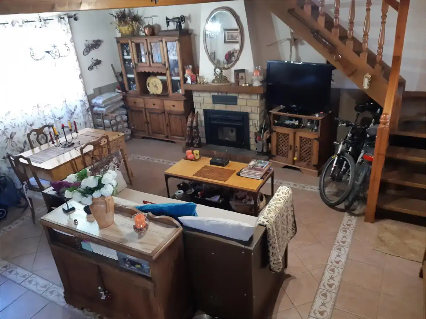 Sala de estar de Casa adosada en venta en Carrocera con Trastero, Amueblado y Horno