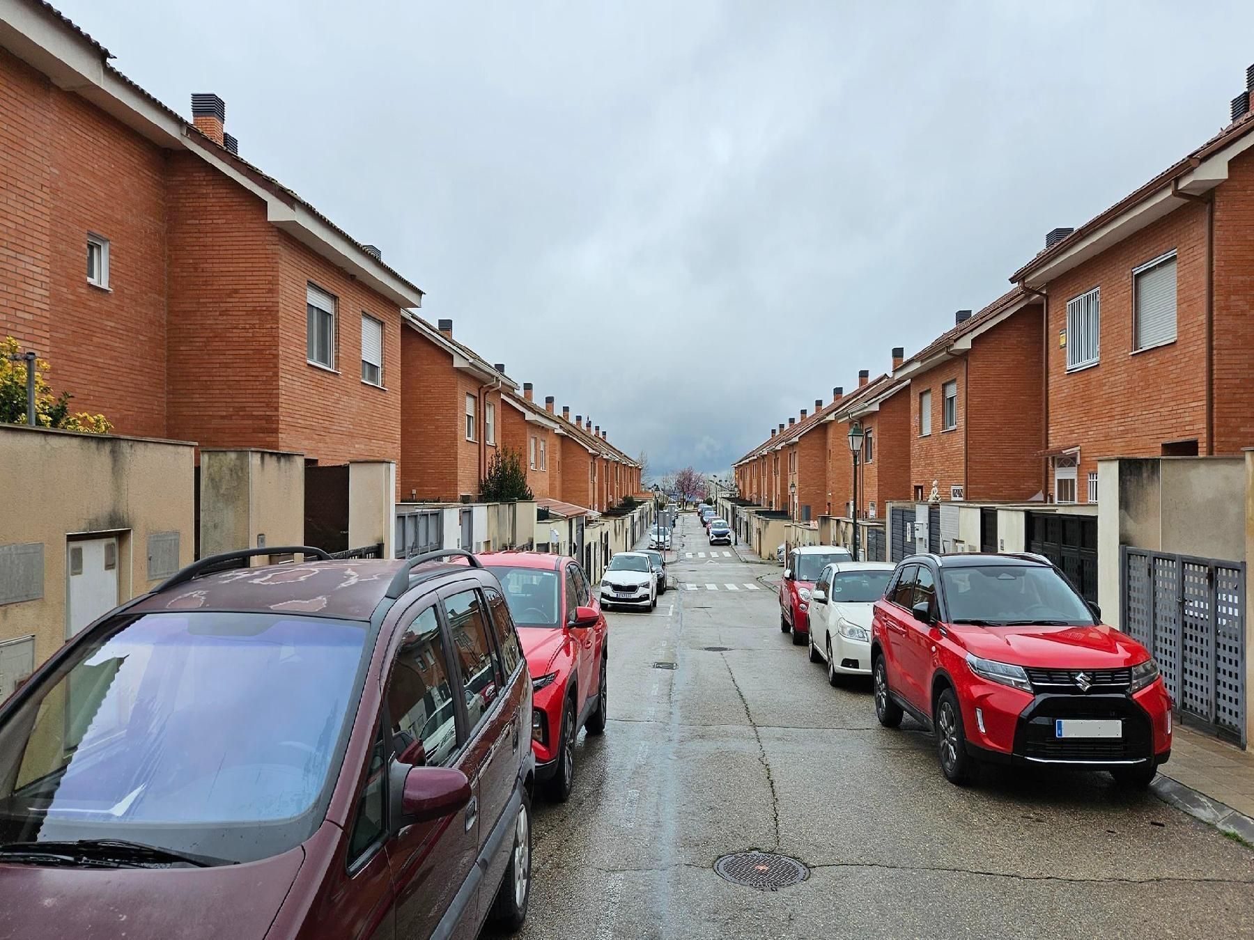 Vista exterior de Casa o xalet en venda en Tórtola de Henares amb Jardí privat