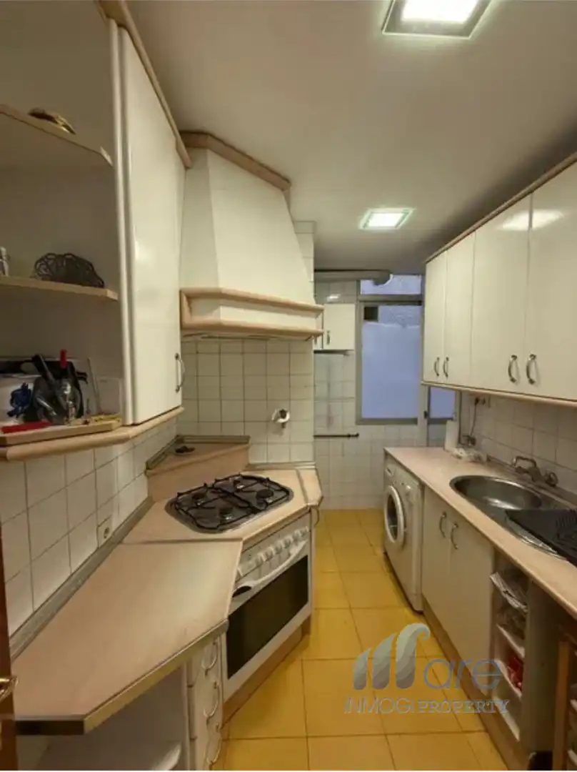 Cocina de Piso en venta en Granada con Calefacción, Terraza y Amueblado