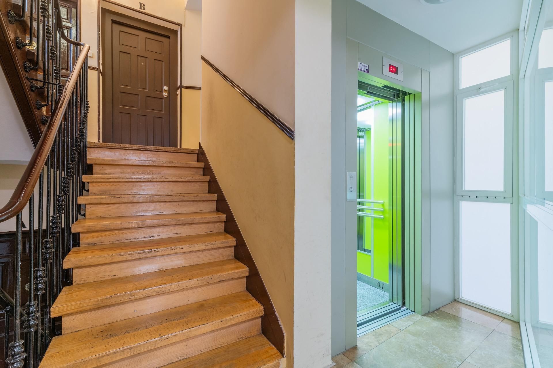 Flat for sale in  Madrid Capital  with Air Conditioner, Heating and Balcony