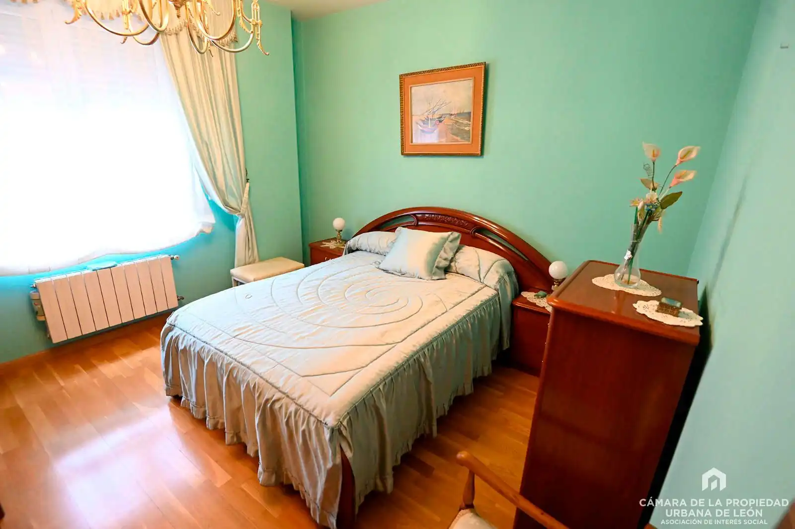 Habitación de Piso en venta en León Capital  con Calefacción, Terraza y Trastero