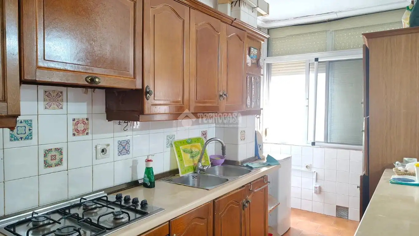 Kitchen of Flat for sale in Sevilla