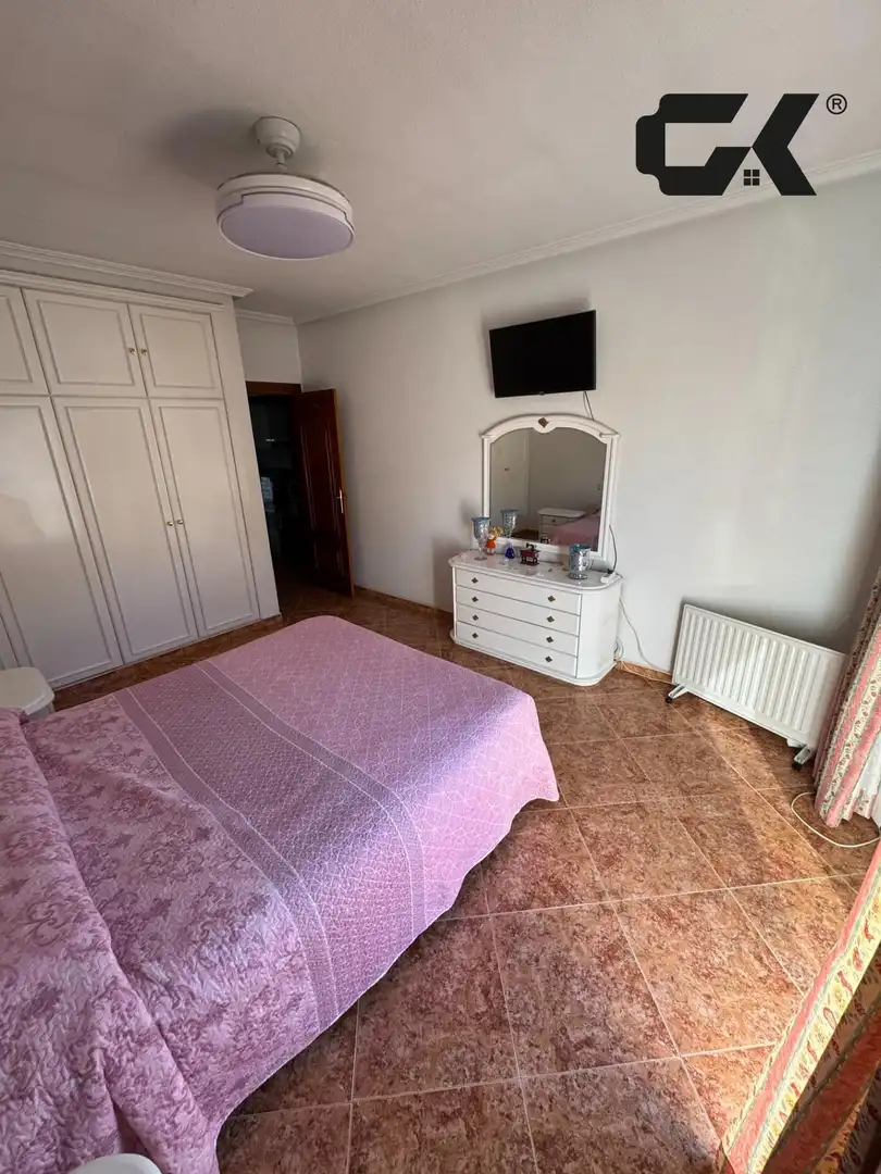 Habitación de Casa adosada en venta en Murcia