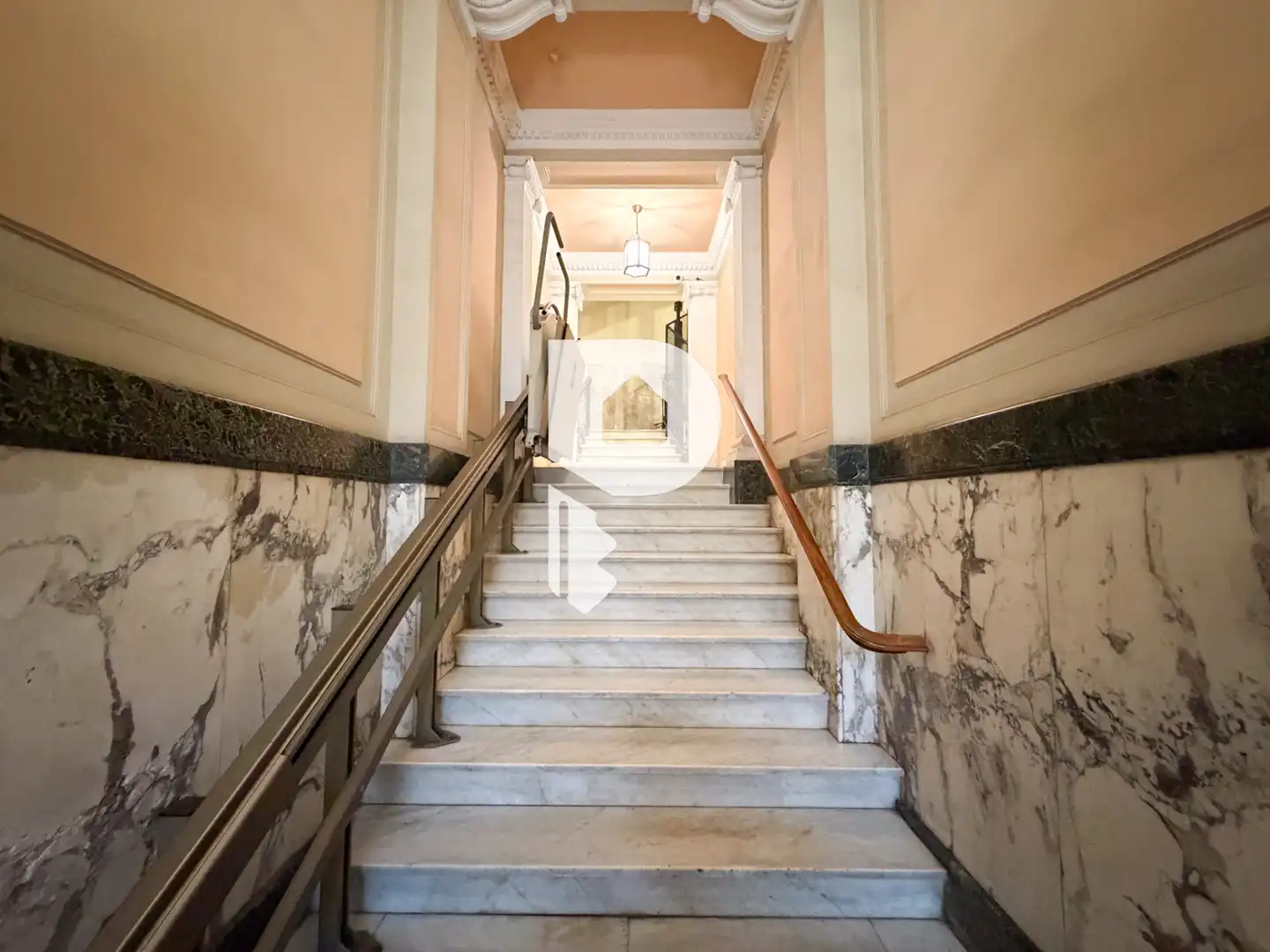 Flat for sale in Barcelona  with Air Conditioner, Heating and Parquet flooring