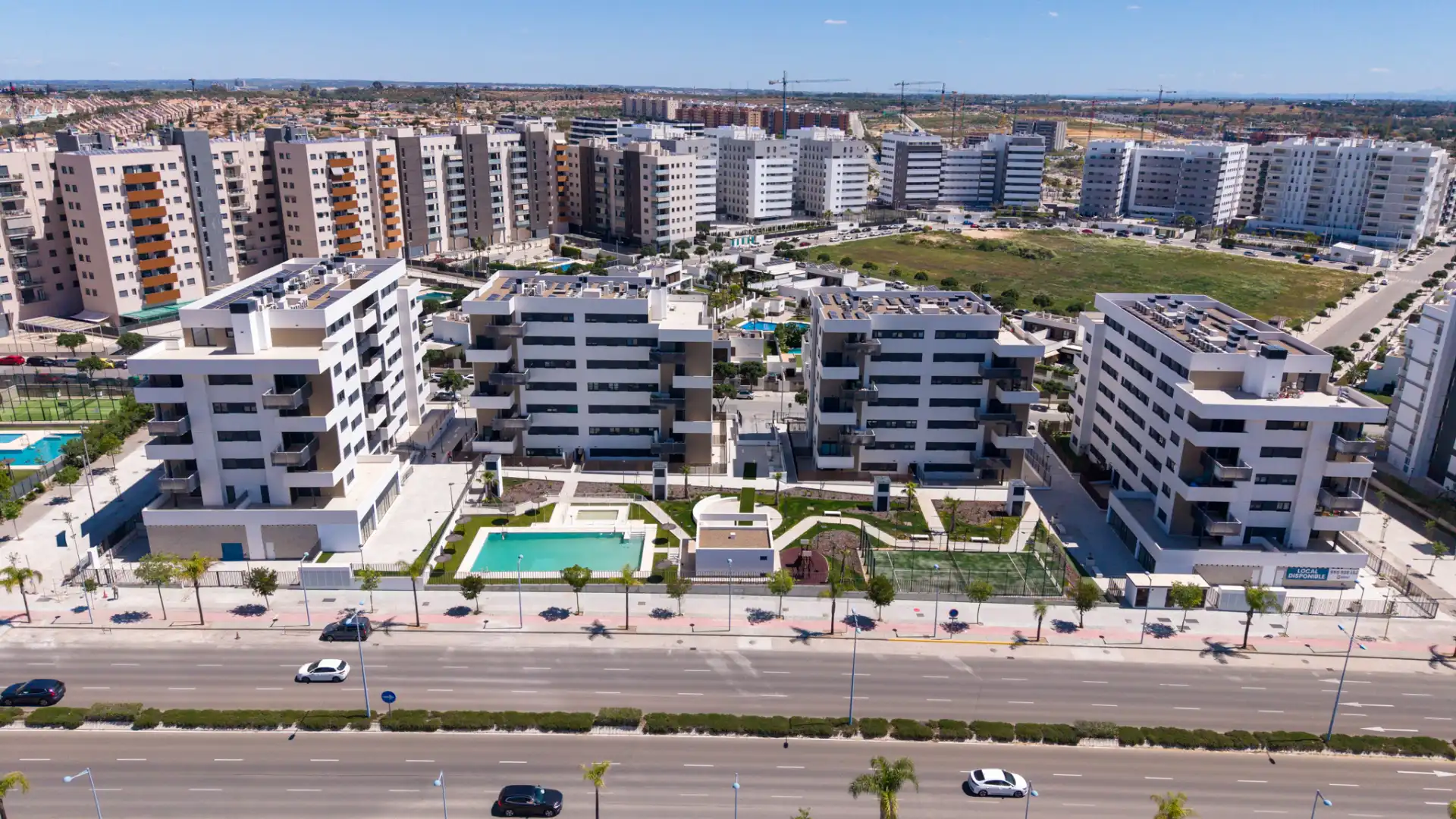 Local en venda a Avenida de las Universidades, 16, Arco Norte - Avda España