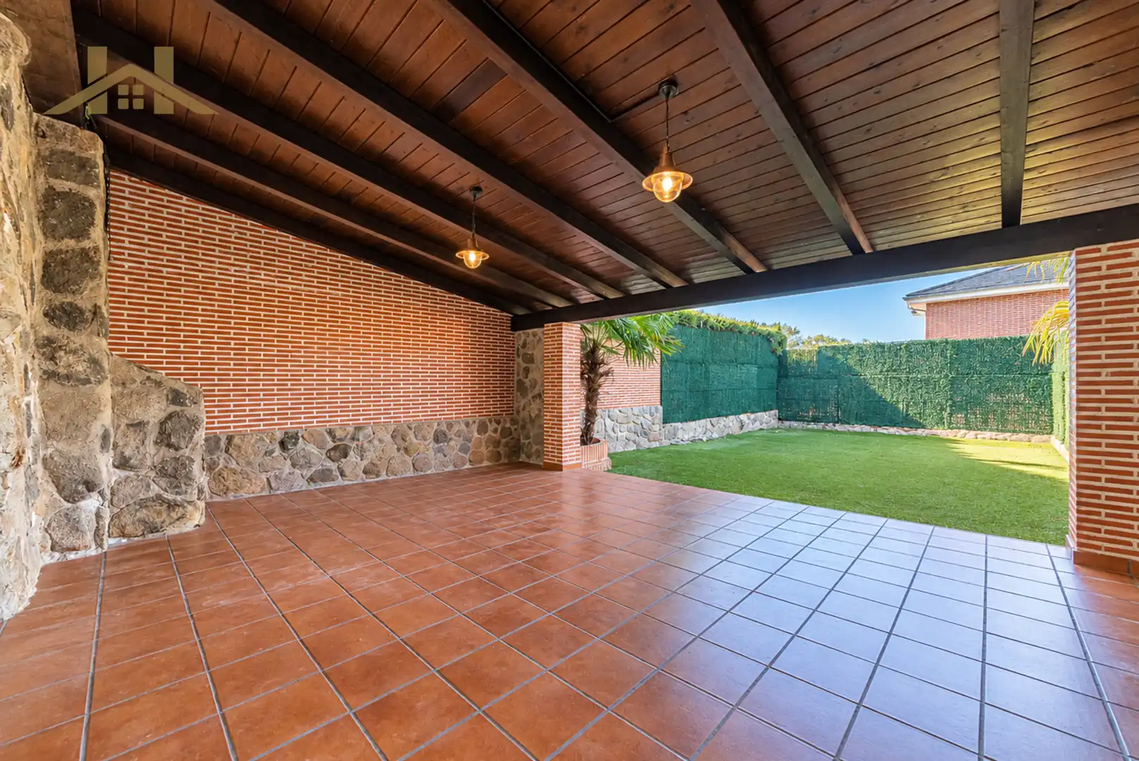 Terraced house with pool for sale in Calle Miguel de Cervantes 120, imagen 4