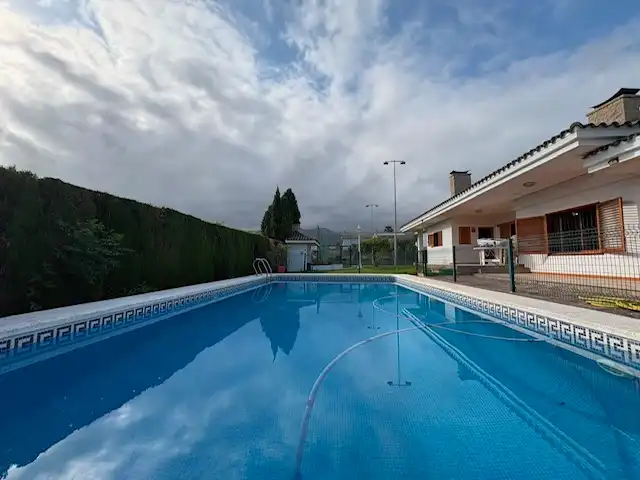 Piscina de Casa o xalet en venda en Benicasim / Benicàssim amb Jardí privat, Terrassa i Piscina