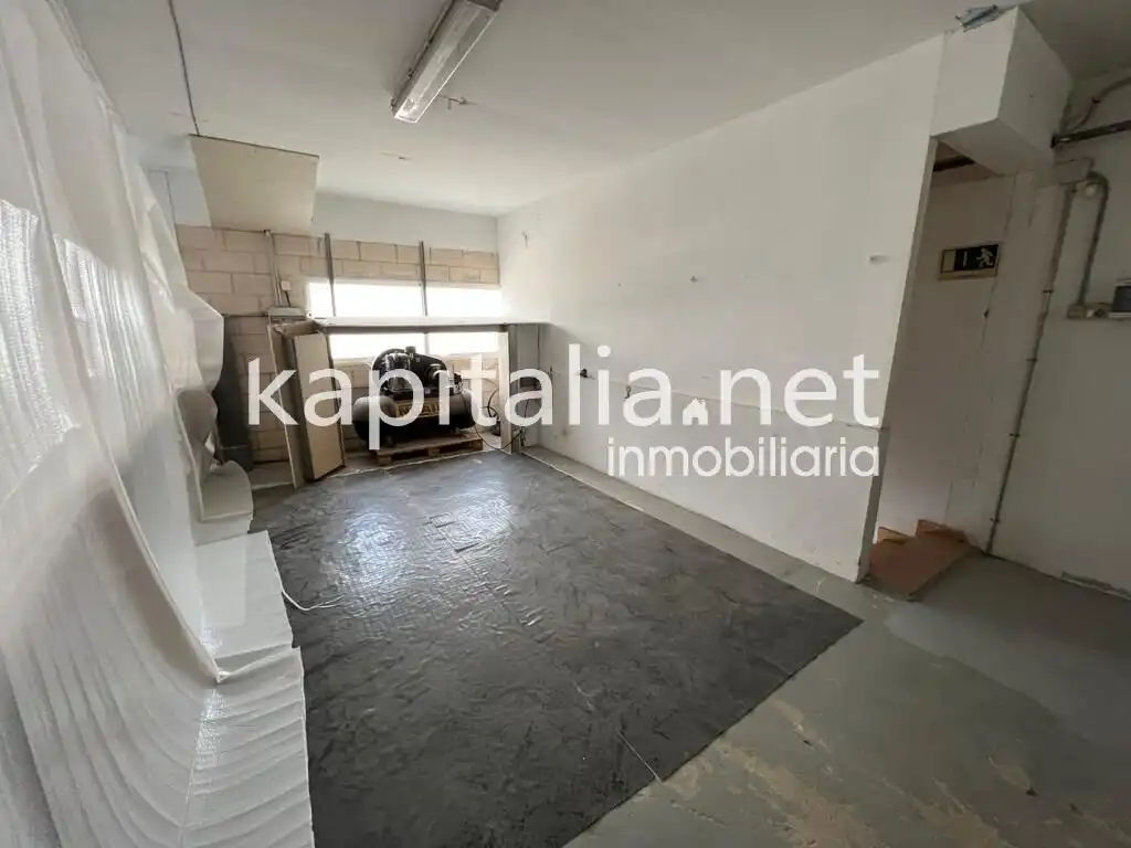 Fabrikhallen zum Verkauf in Xàtiva mit Heizung