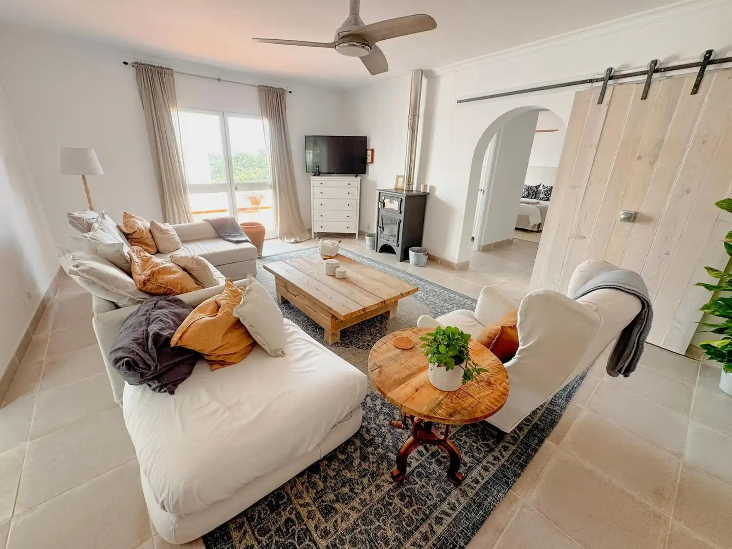 Sala de estar de Casa o chalet en venta en Nerja con Aire acondicionado, Jardín privado y Terraza