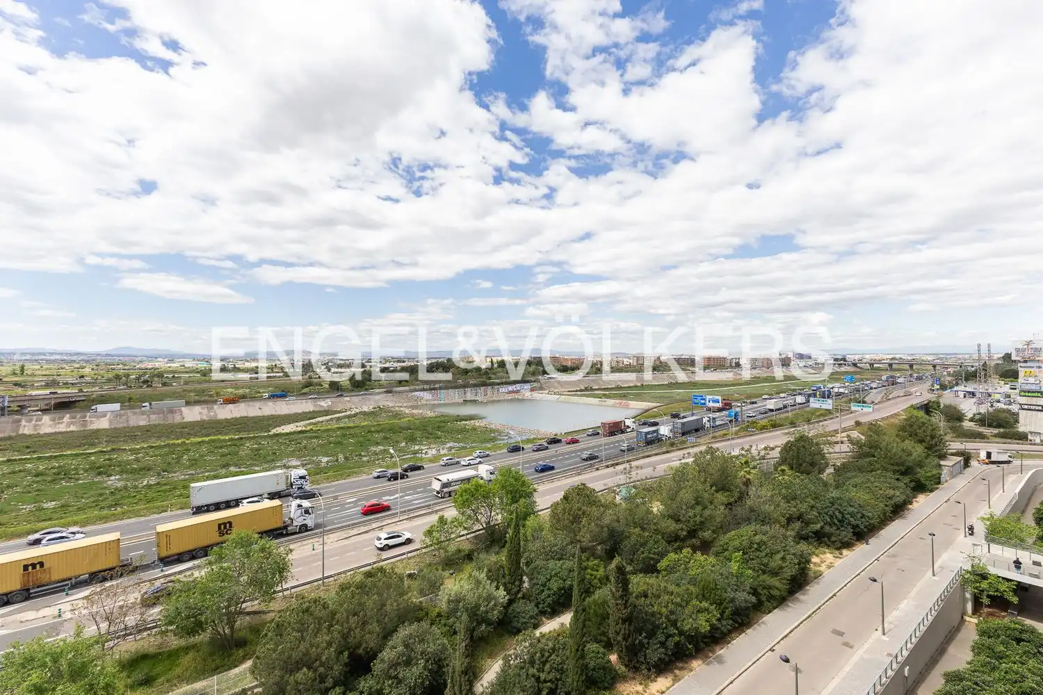 Vista exterior de Loft en venda en Xirivella amb Aire condicionat, Calefacció i Balcó