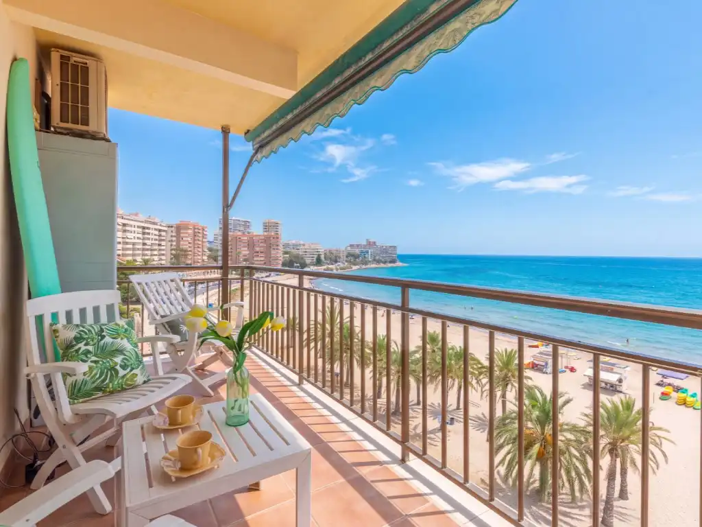 Habitación de Apartamento en venta en El Campello con Aire acondicionado, Terraza y Amueblado