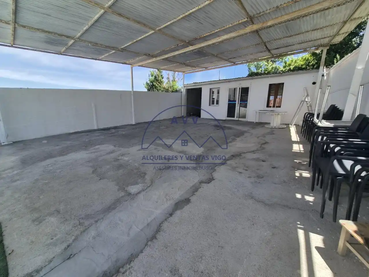 Parking de Casa o chalet en venta en Vigo  con Calefacción, Jardín privado y Terraza