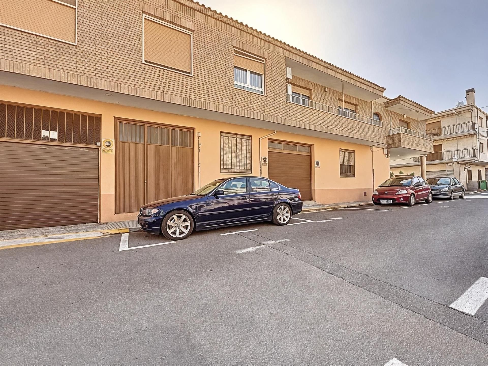 Parking of House or chalet for sale in Onil  with Air Conditioner, Heating and Terrace