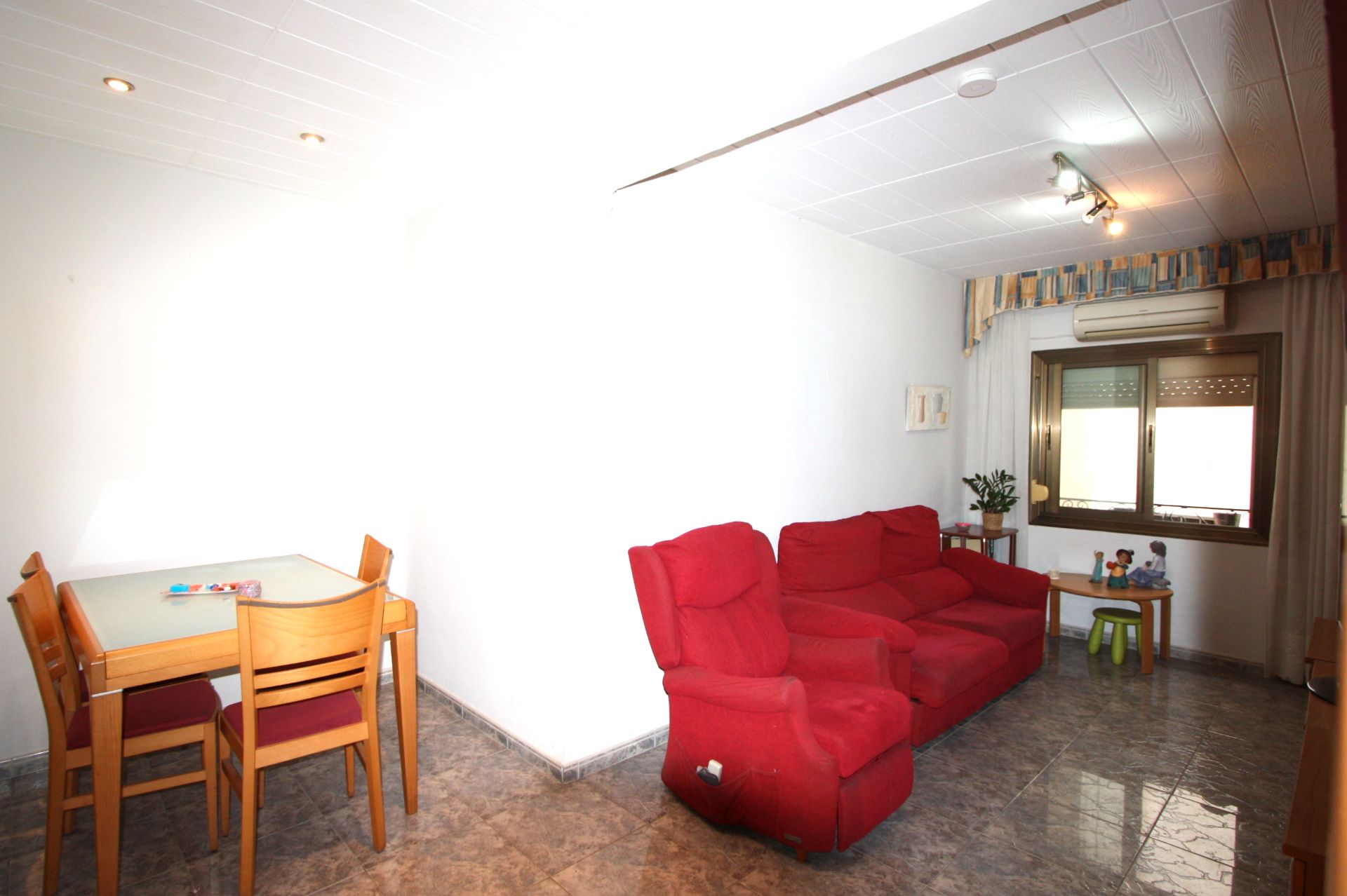 Living room of Flat for sale in Badalona  with Air Conditioner, Heating and Storage room
