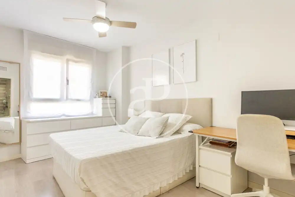 Bedroom of Flat for sale in Valencia  with Air Conditioner, Heating and Private garden