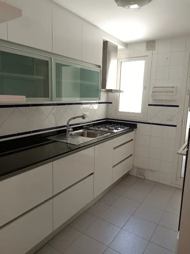 Flat for rent in Avenida CADIZ, Barrio de Zaidín