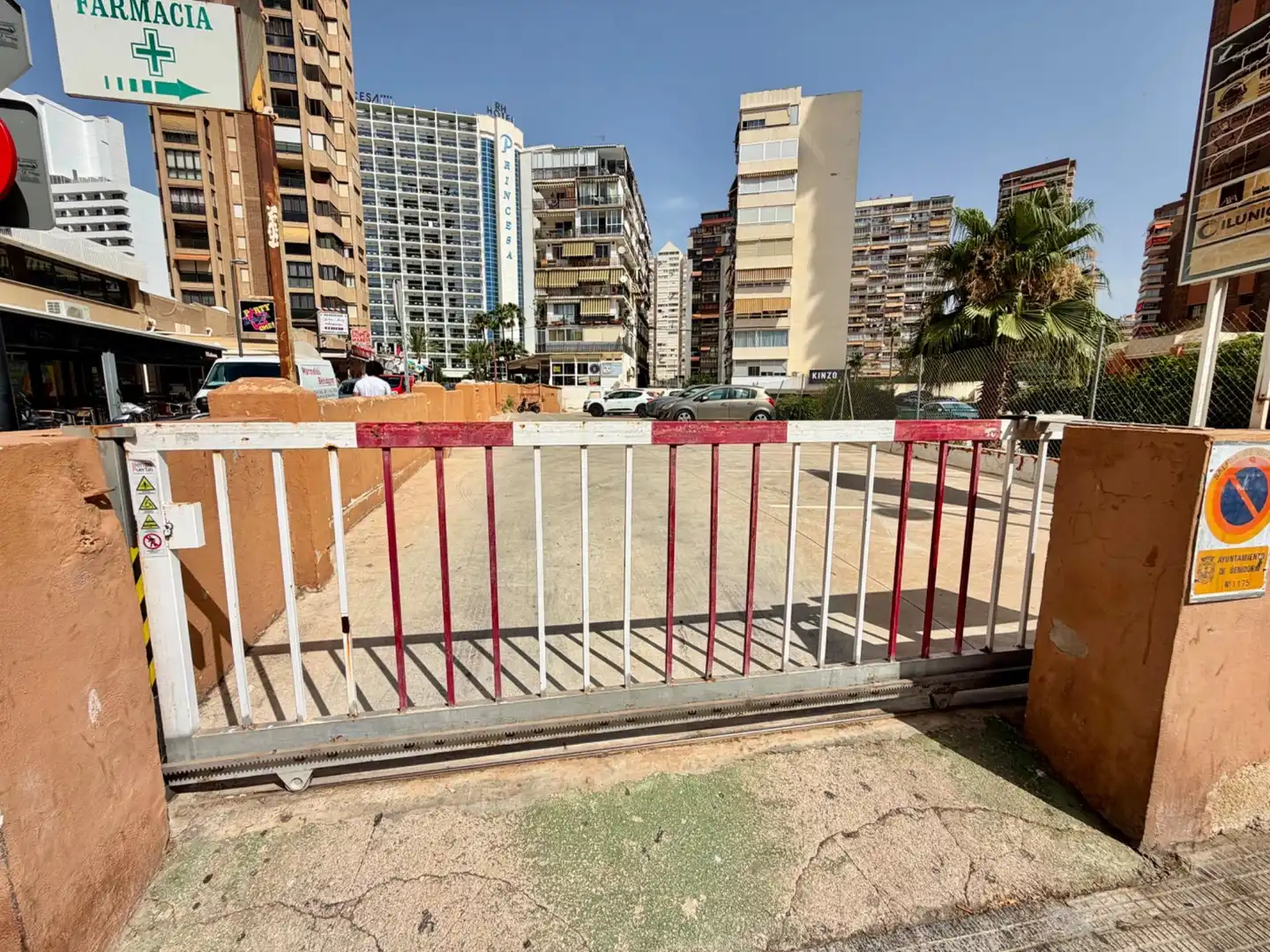 Vista exterior de Piso en venta en Benidorm con Terraza