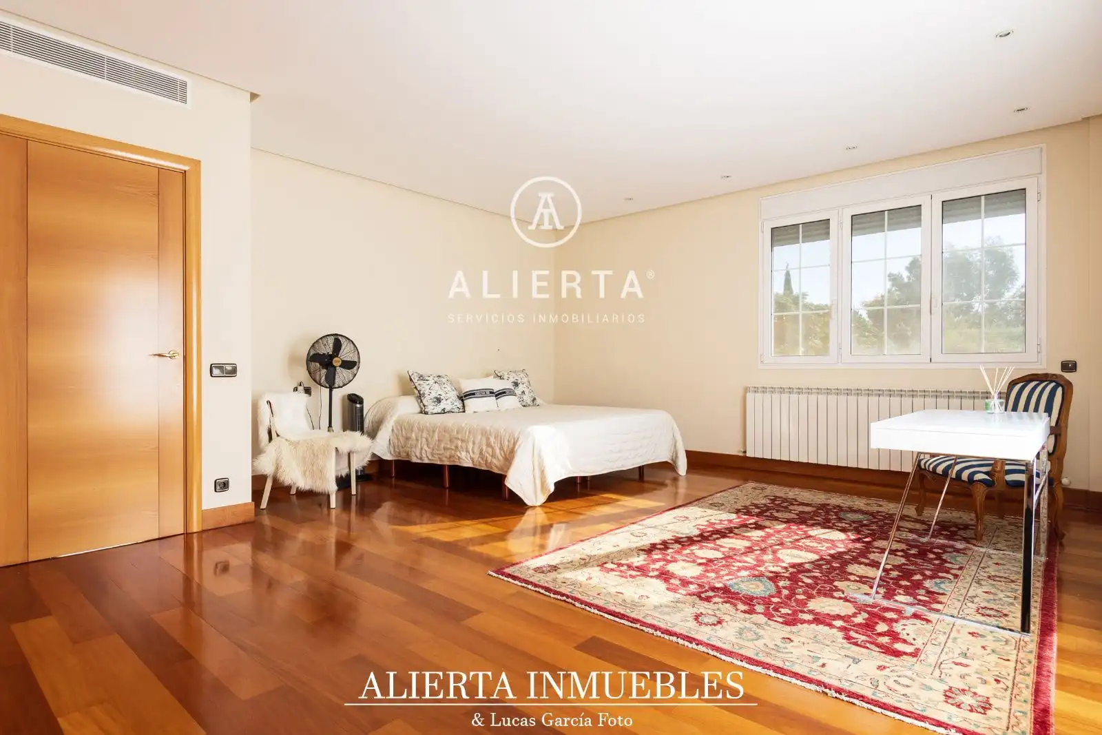 Exterior view of Houses for rent in Zaragoza  with Air Conditioner, Heating and Storage room