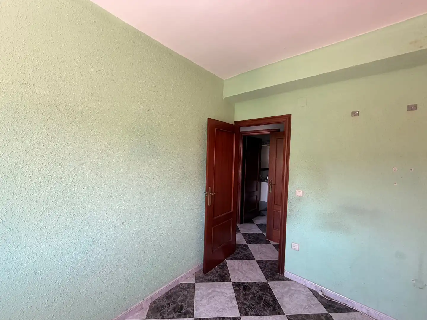 Bedroom of Flat for sale in Linarejos