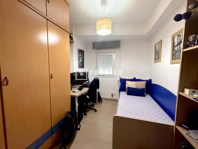 Bedroom of Flat for sale in Madrid  with Air Conditioner, Heating and Private garden