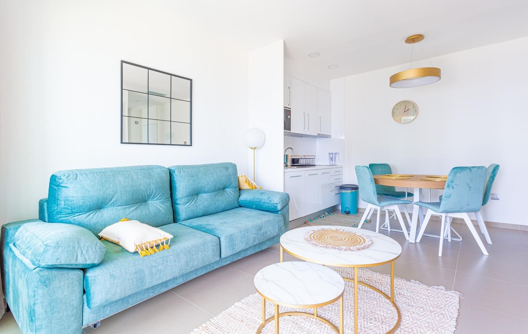 Sala d'estar de Apartament en venda en Benidorm amb Aire condicionat, Jardí privat i Terrassa