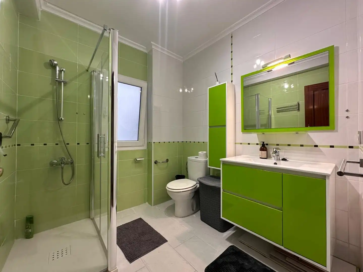 Baño de Piso de alquiler en Santander con Calefacción y Amueblado