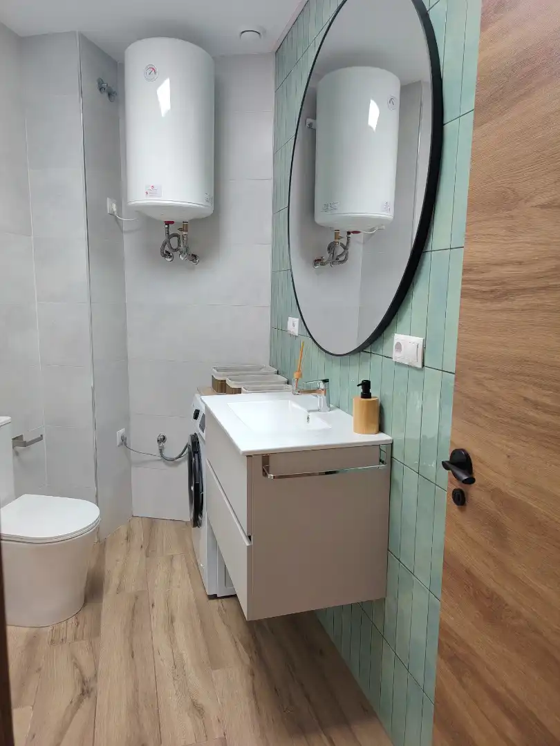 Ground floor for rent in Urbanización Costa del Oro, Centro Internacional