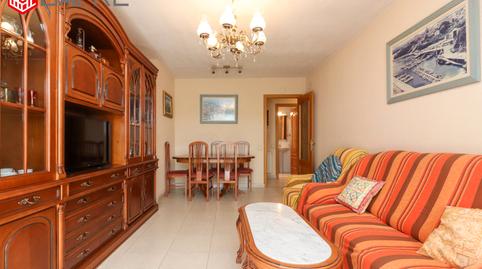 Foto 3 de Piso en venta en Calle Pradolonguillo, Orcasitas, Madrid